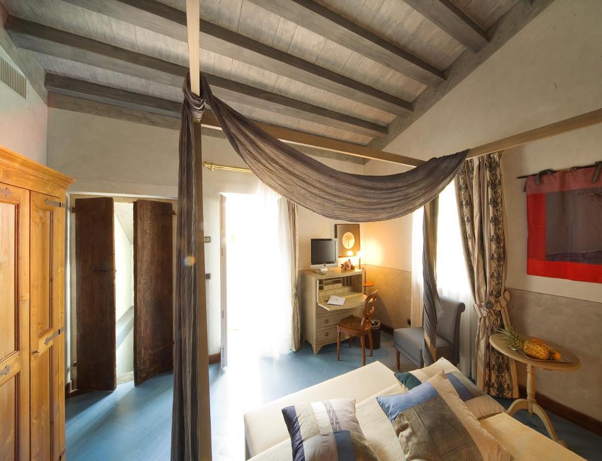 Hotel Algilà Ortigia Charme 4*